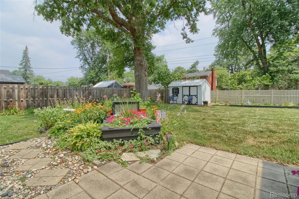 1789 Boxford Street Trenton City MI 48183