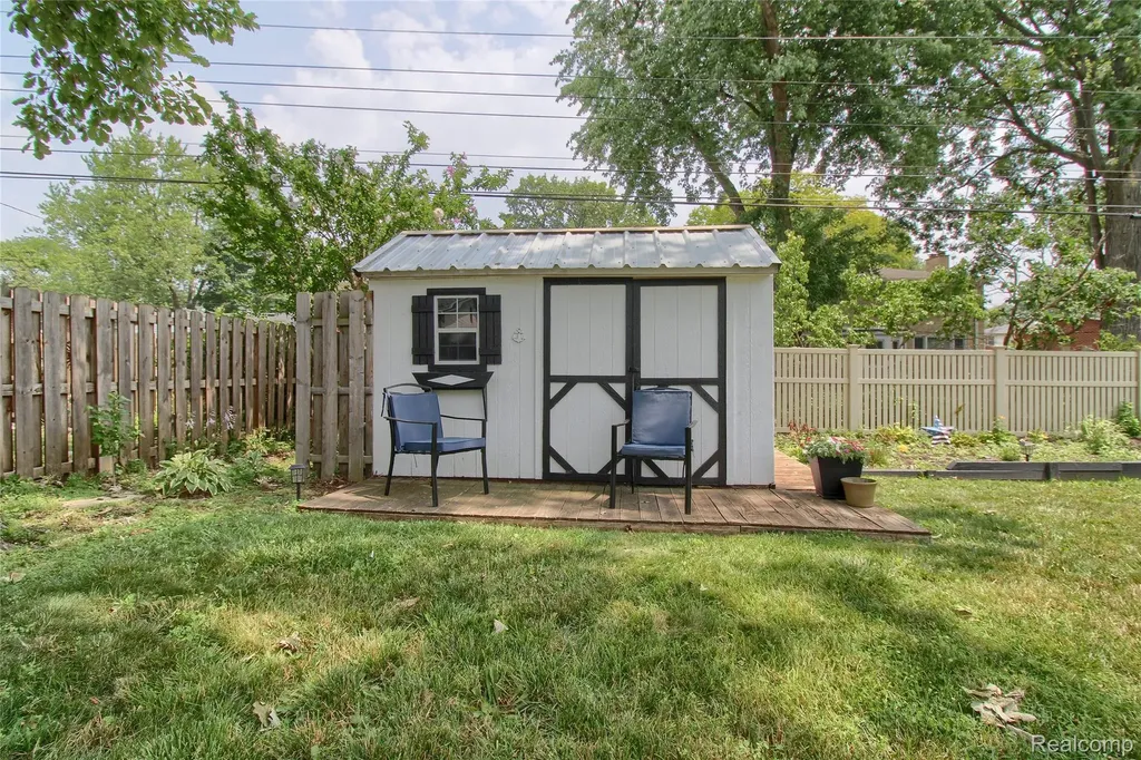 1789 Boxford Street Trenton City MI 48183