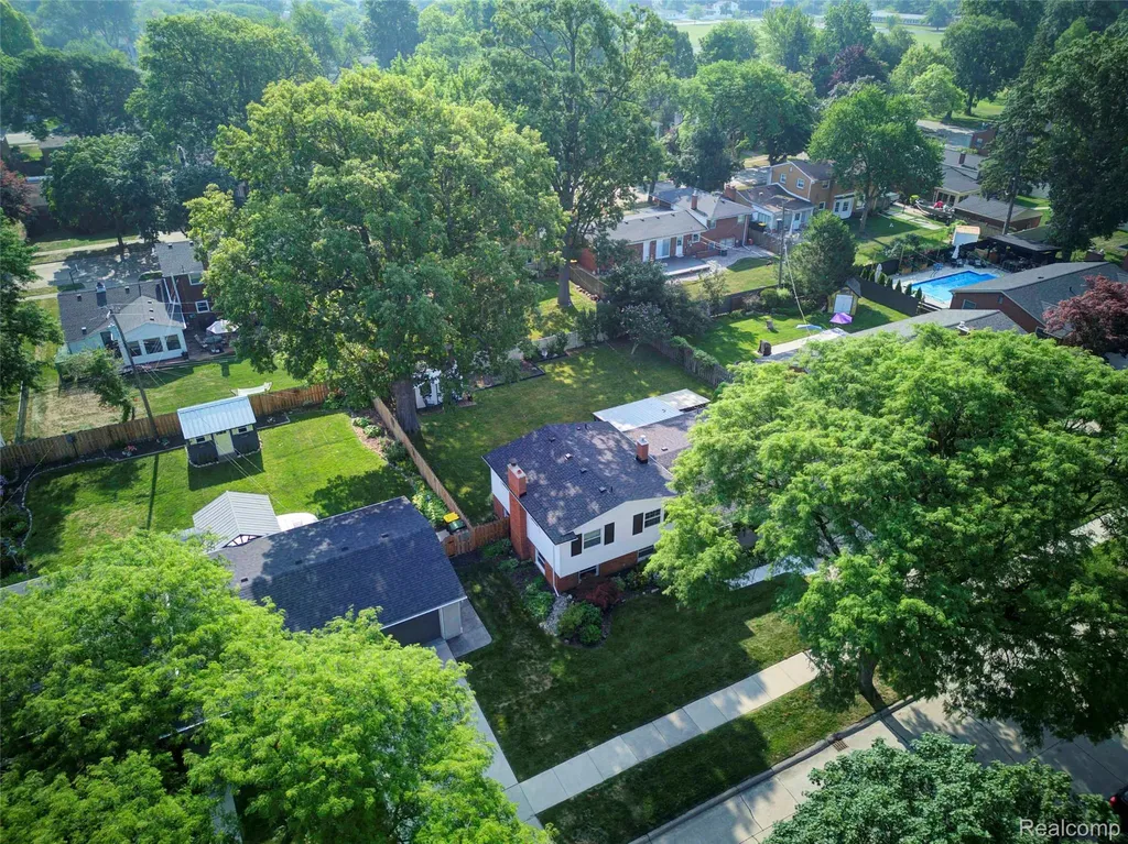 1789 Boxford Street Trenton City MI 48183