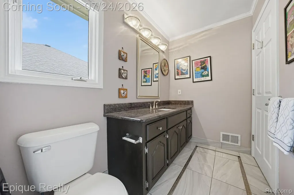 11551 Creekside Court Sterling Heights City MI 48312