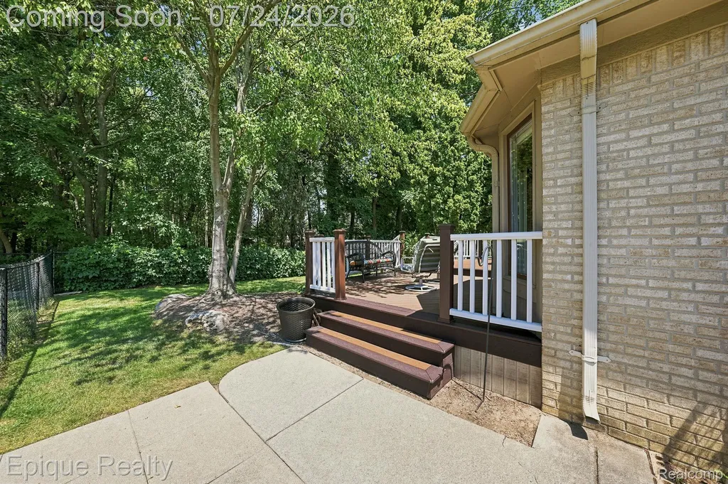 11551 Creekside Court Sterling Heights City MI 48312