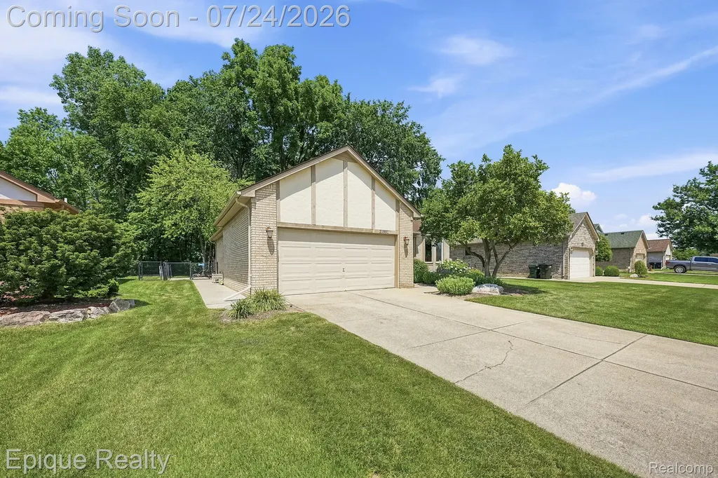11551 Creekside Court Sterling Heights City MI 48312