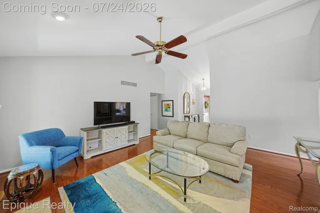11551 Creekside Court Sterling Heights City MI 48312