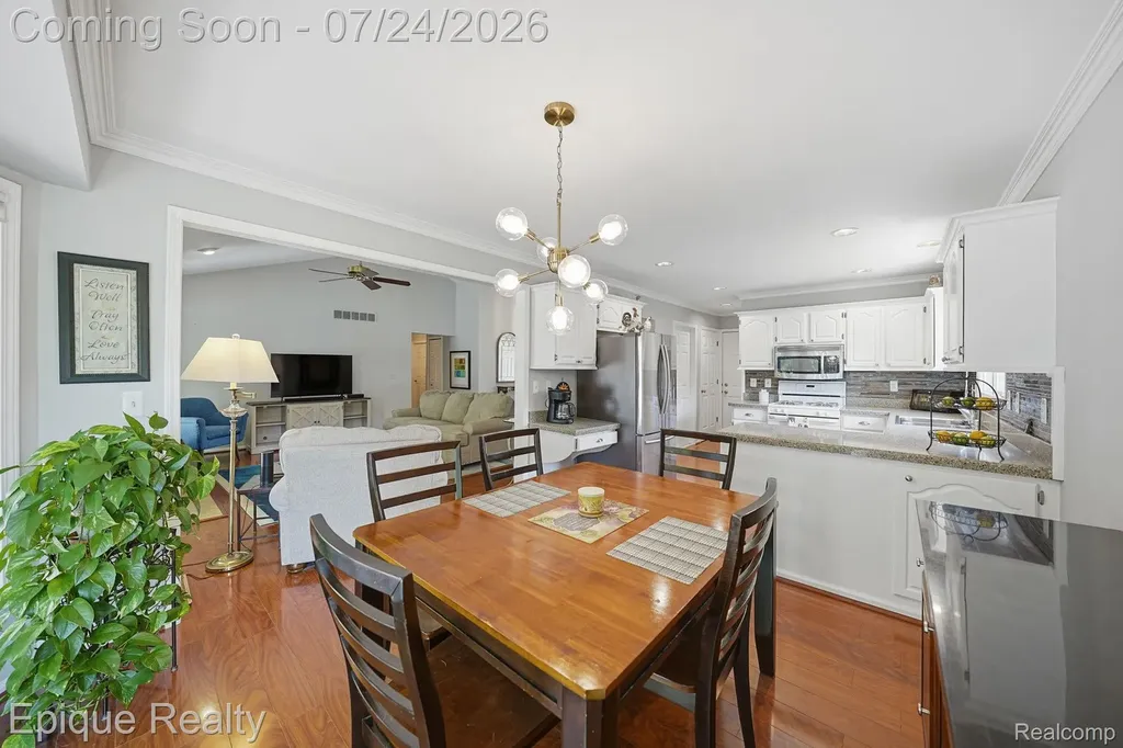 11551 Creekside Court Sterling Heights City MI 48312