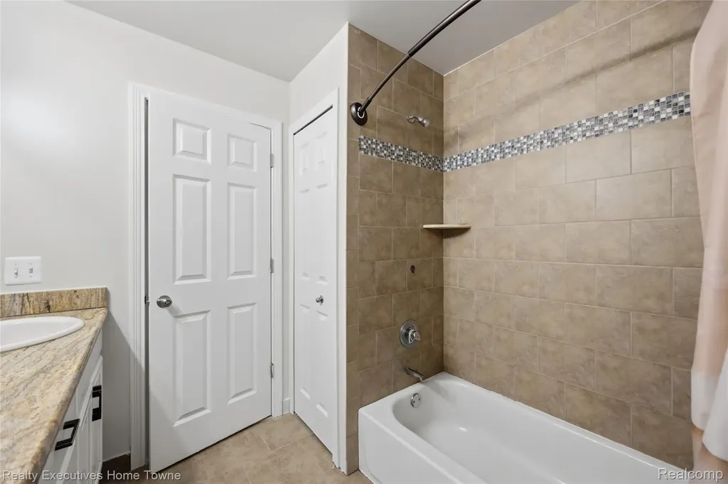 50486 Torrey Pines Drive Macomb Township MI 48042