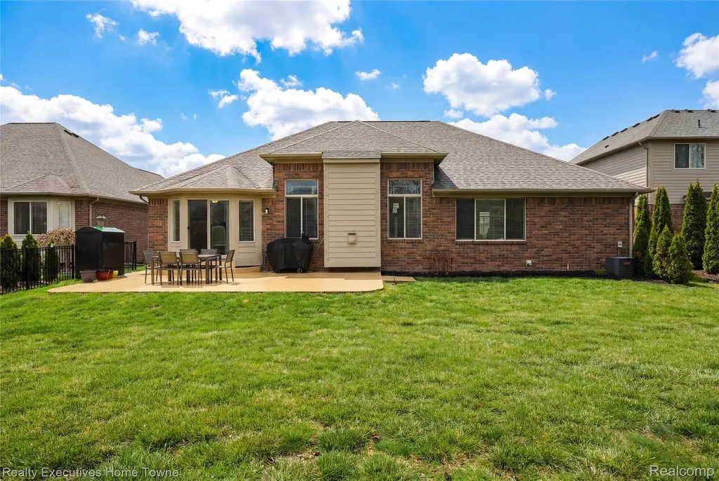 50486 Torrey Pines Drive Macomb Township MI 48042
