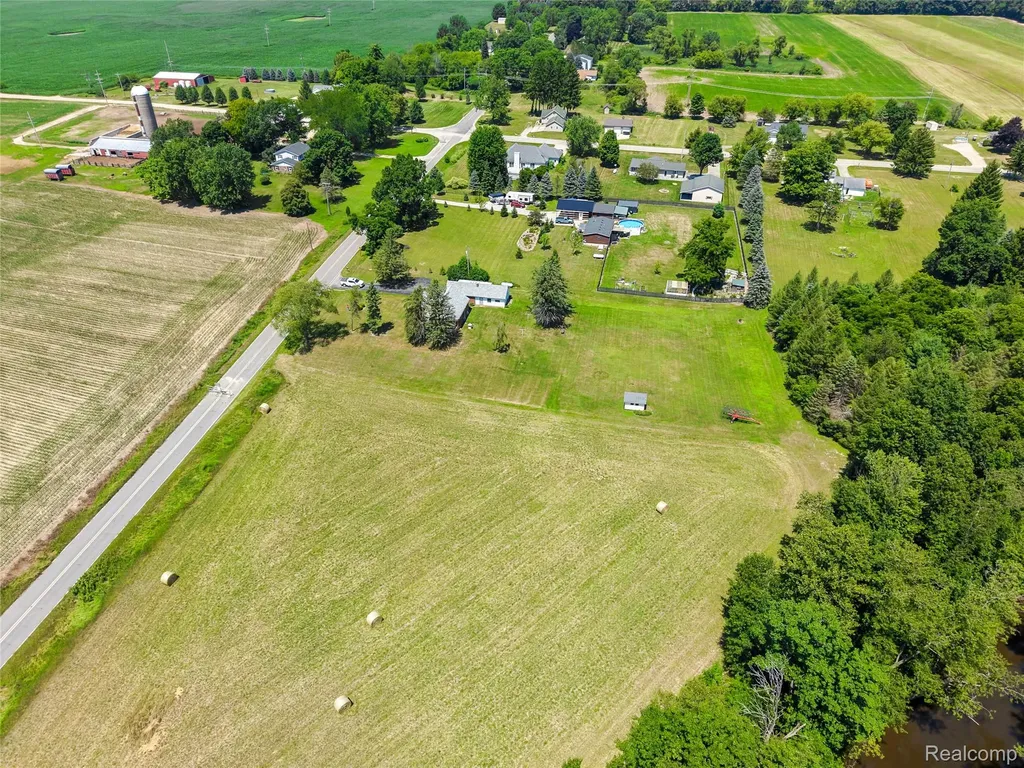 11651 S New Lothrop Road Burns Township MI 48429
