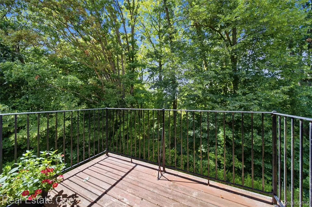 1615 Red Hickory Court Howell Township MI 48855