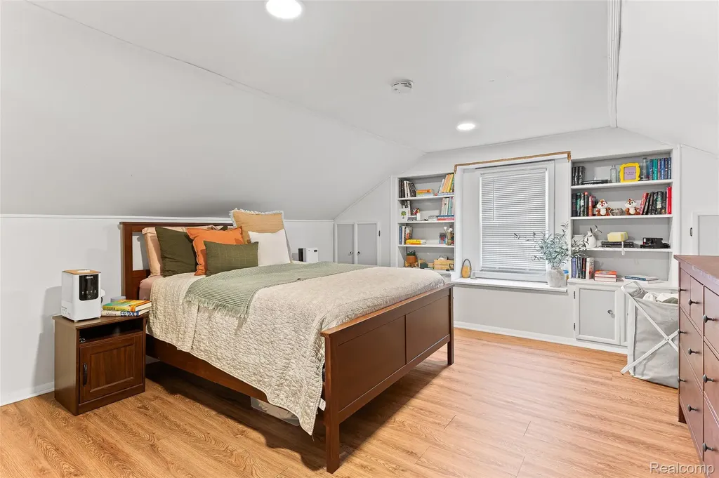 2328 Guthrie Avenue Royal Oak City MI 48067