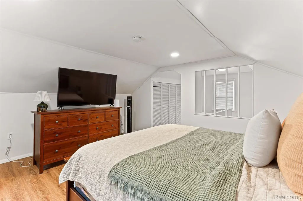 2328 Guthrie Avenue Royal Oak City MI 48067