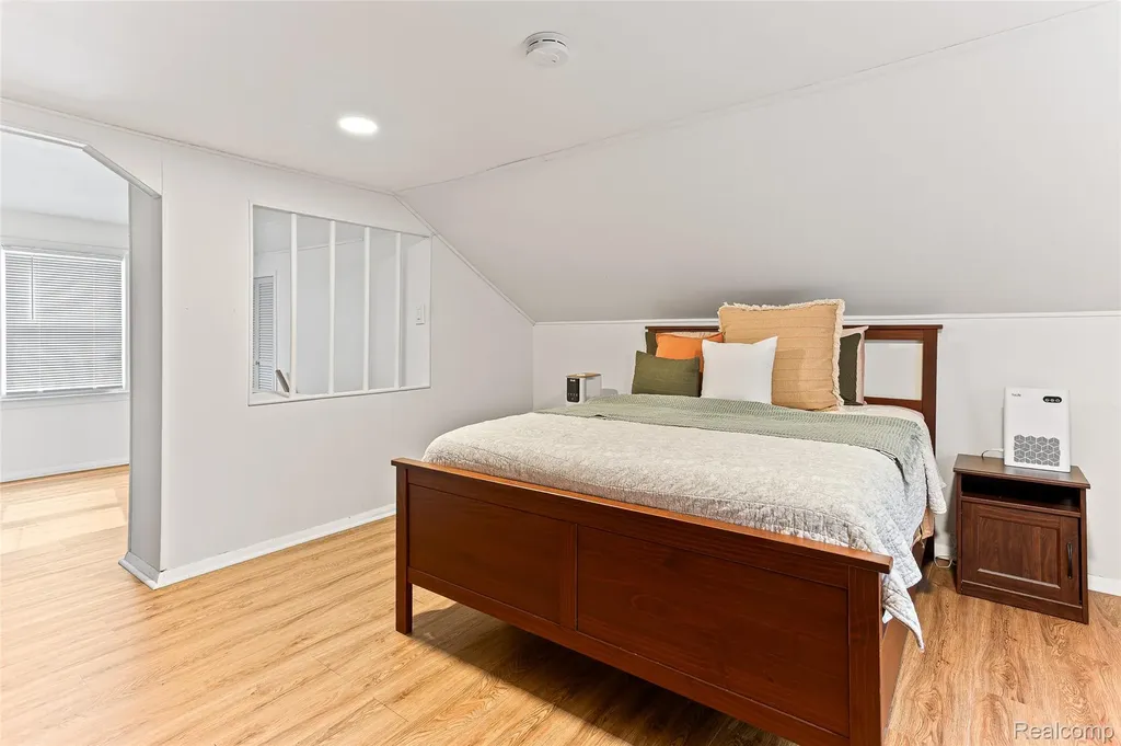 2328 Guthrie Avenue Royal Oak City MI 48067