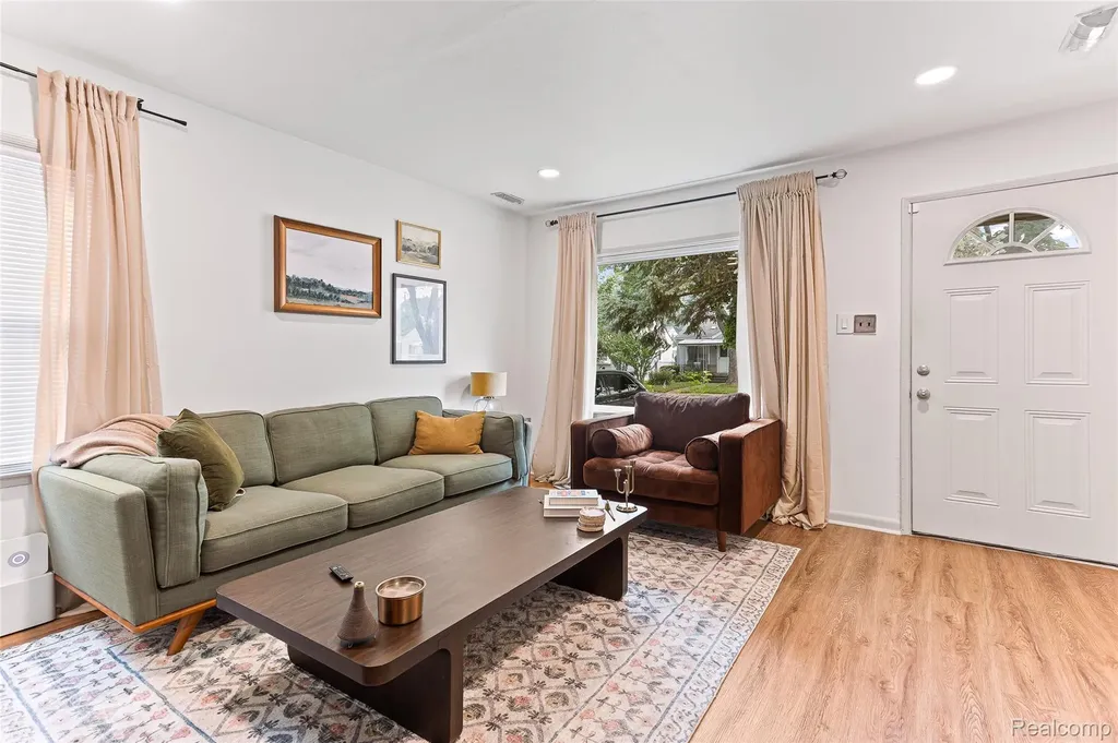 2328 Guthrie Avenue Royal Oak City MI 48067