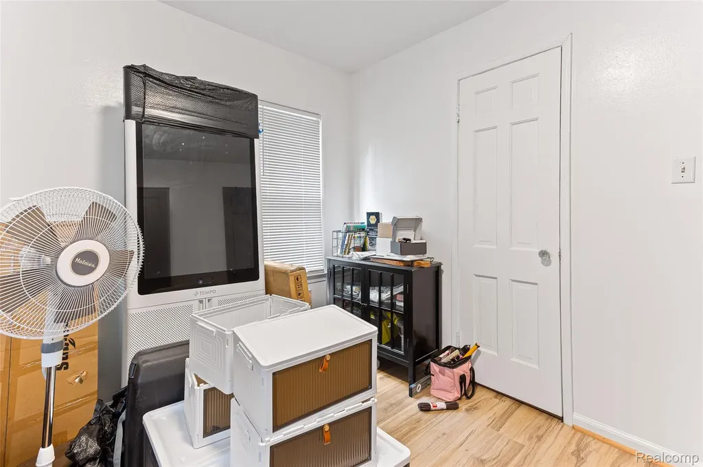 2328 Guthrie Avenue Royal Oak City MI 48067