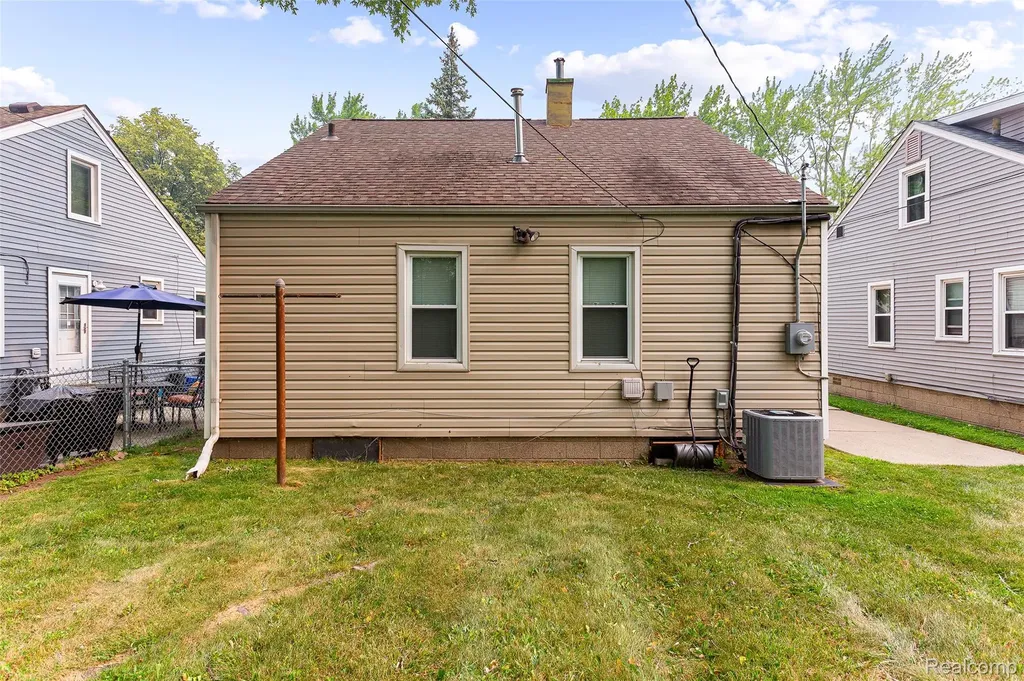 2328 Guthrie Avenue Royal Oak City MI 48067
