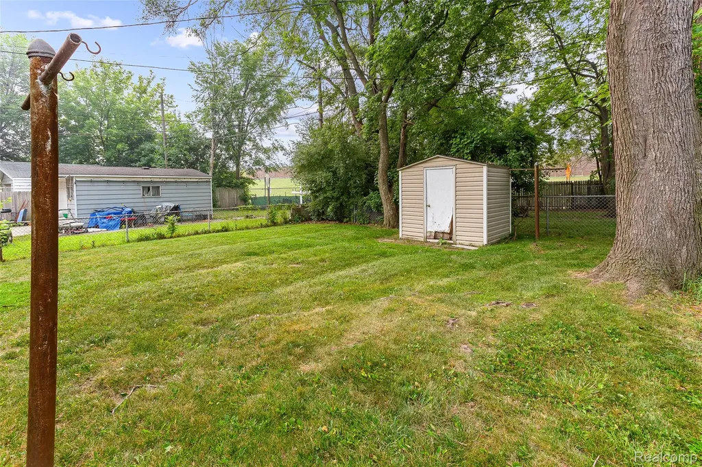 2328 Guthrie Avenue Royal Oak City MI 48067