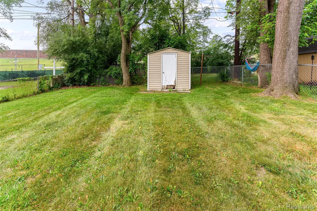 2328 Guthrie Avenue Royal Oak City MI 48067