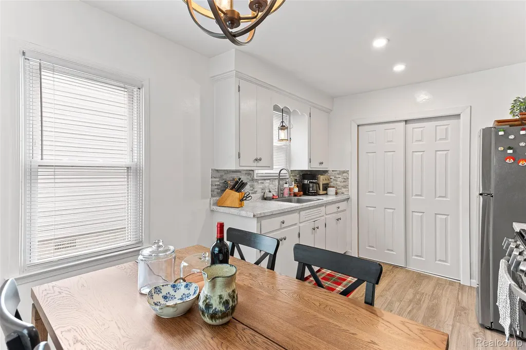 2328 Guthrie Avenue Royal Oak City MI 48067