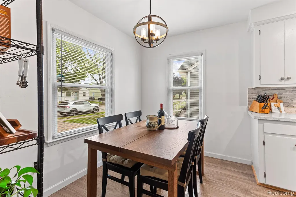 2328 Guthrie Avenue Royal Oak City MI 48067