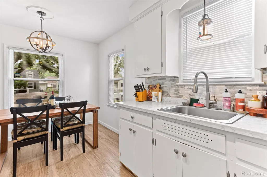2328 Guthrie Avenue Royal Oak City MI 48067