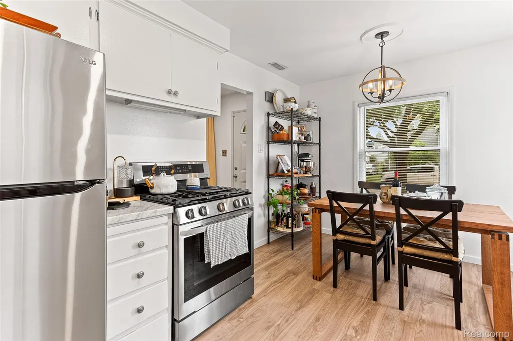 2328 Guthrie Avenue Royal Oak City MI 48067
