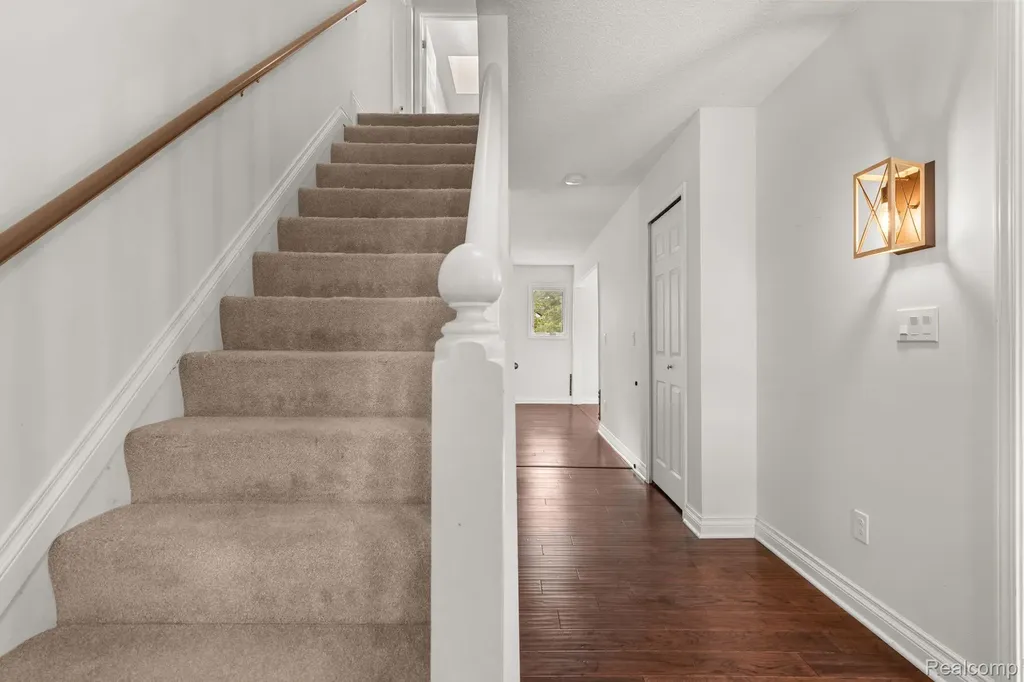 1205 Cody Circle Pittsfield Charter Township MI 48176