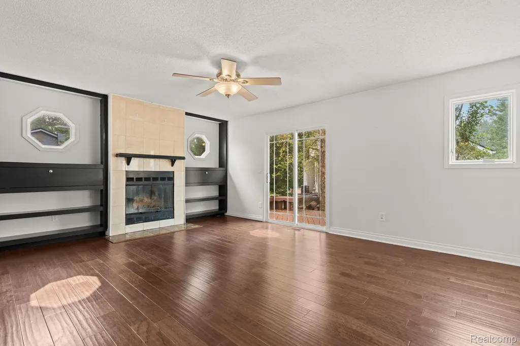 1205 Cody Circle Pittsfield Charter Township MI 48176