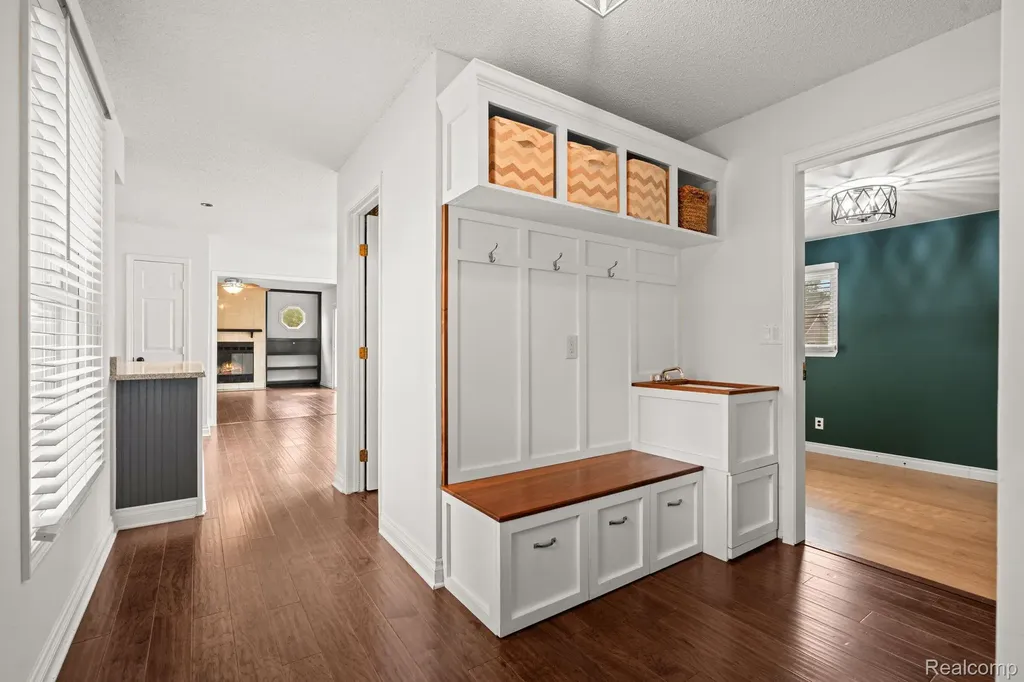1205 Cody Circle Pittsfield Charter Township MI 48176