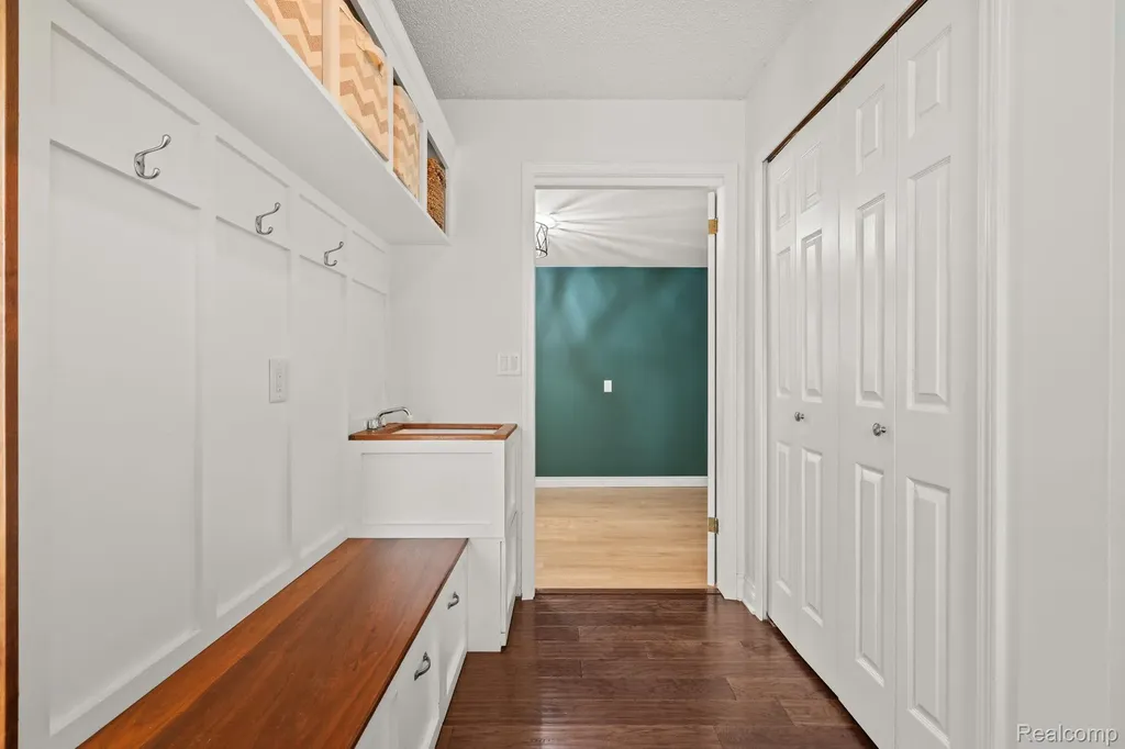 1205 Cody Circle Pittsfield Charter Township MI 48176