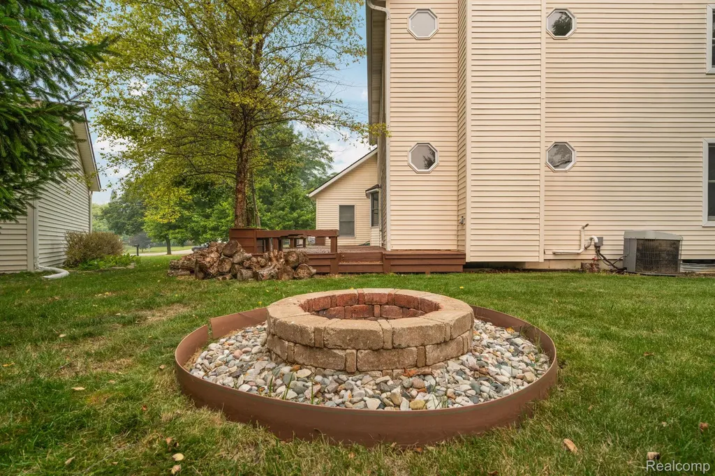 1205 Cody Circle Pittsfield Charter Township MI 48176