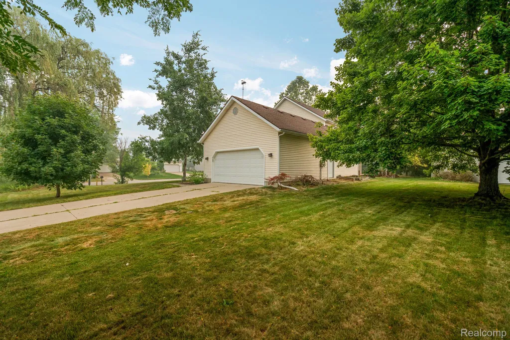 1205 Cody Circle Pittsfield Charter Township MI 48176