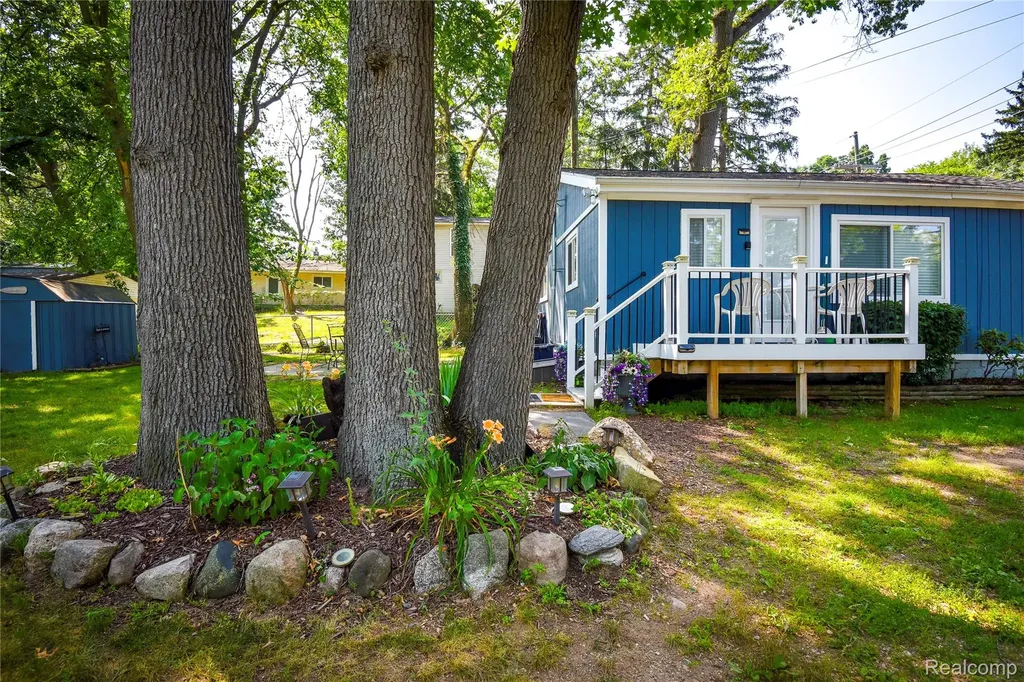 559 Heights Road Orion Charter Township MI 48362