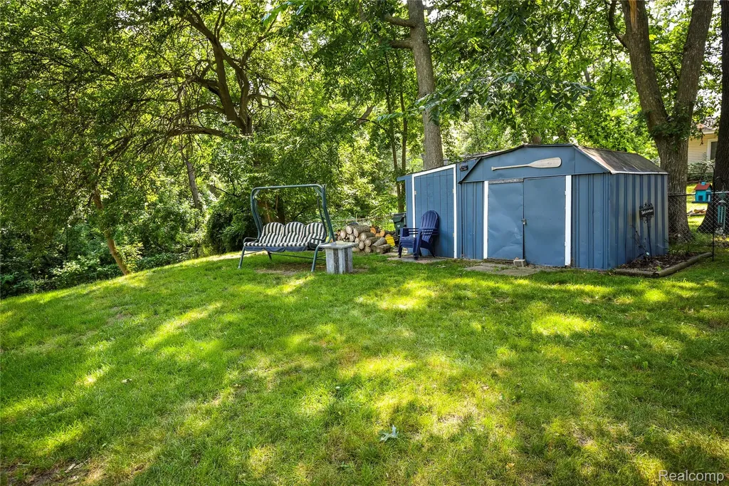559 Heights Road Orion Charter Township MI 48362