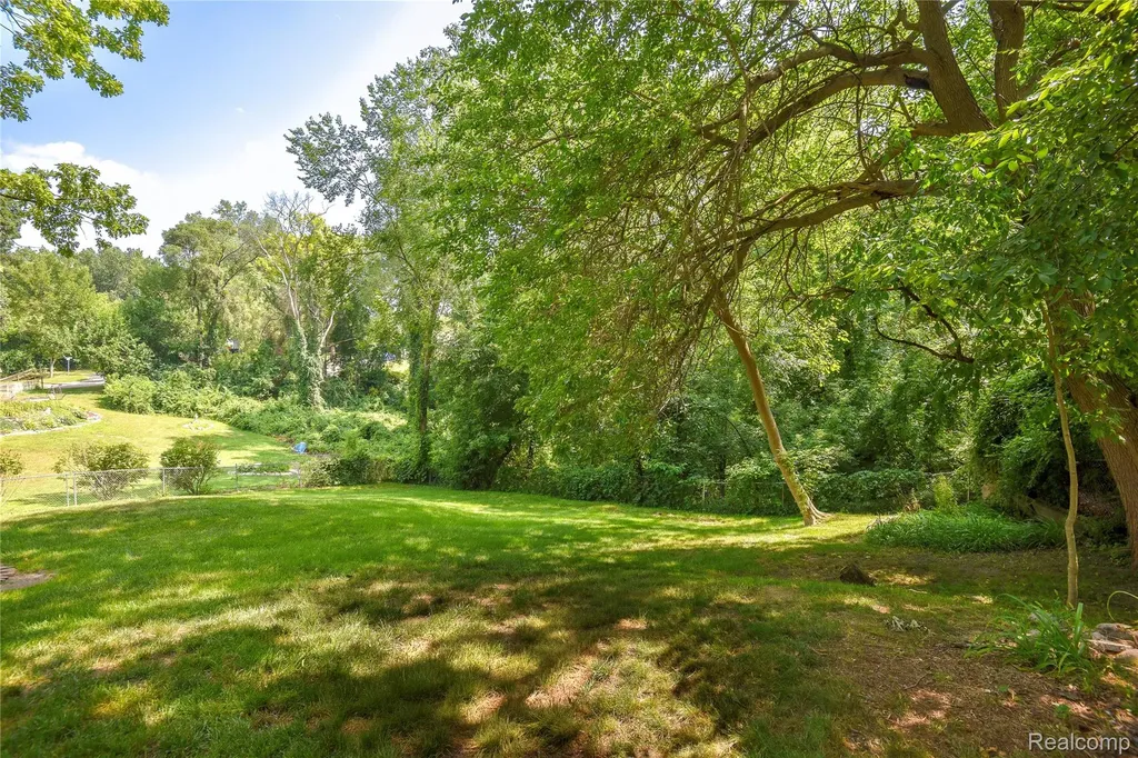 559 Heights Road Orion Charter Township MI 48362