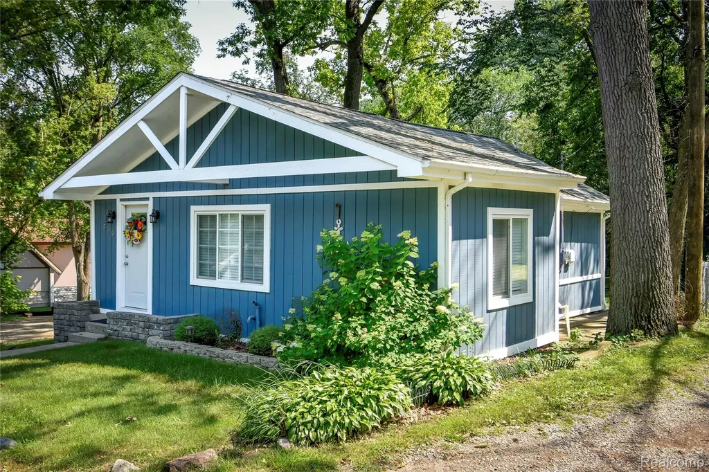 559 Heights Road Orion Charter Township MI 48362