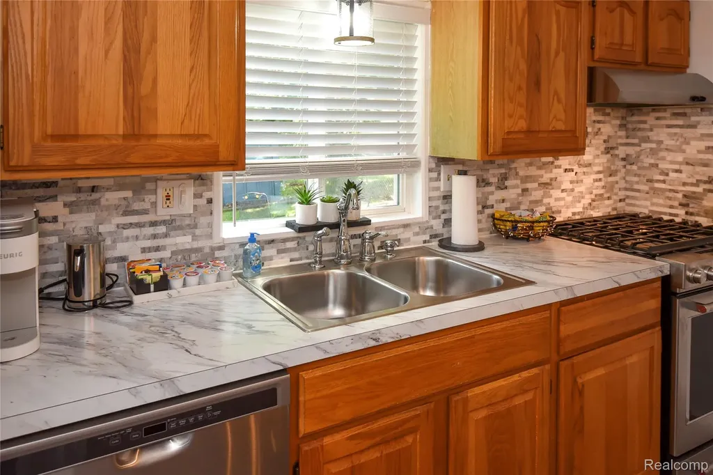 559 Heights Road Orion Charter Township MI 48362