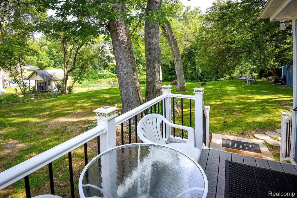 559 Heights Road Orion Charter Township MI 48362