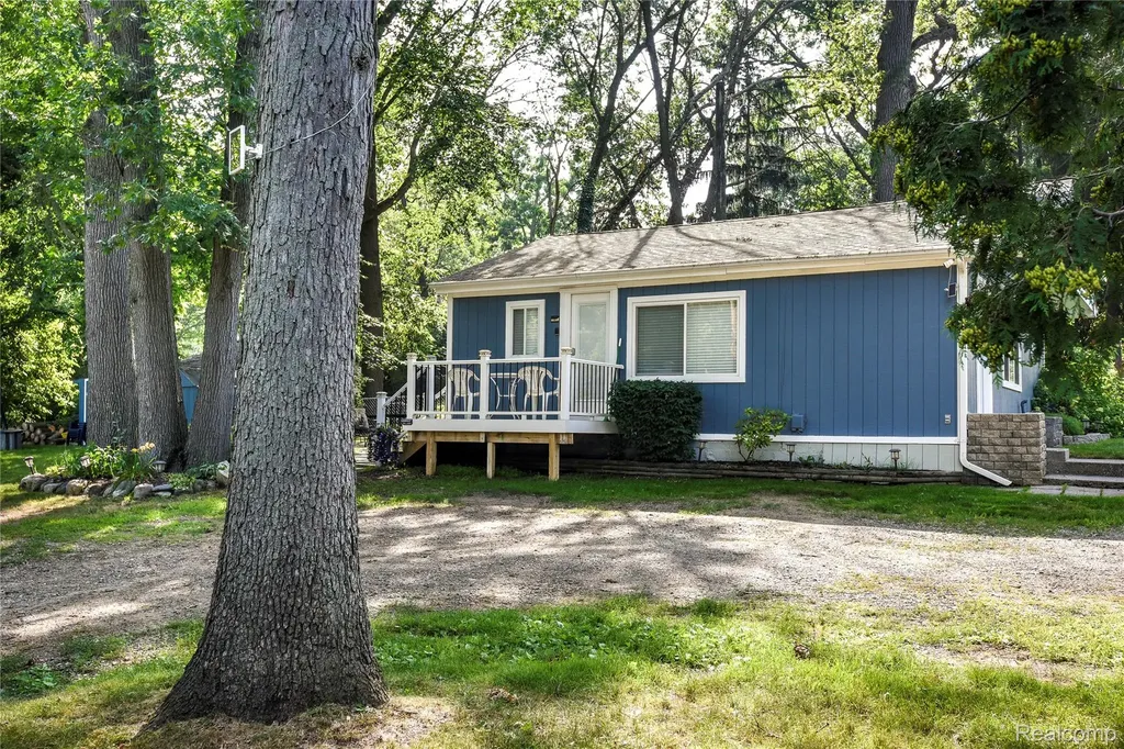 559 Heights Road Orion Charter Township MI 48362