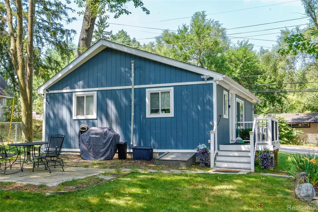 559 Heights Road Orion Charter Township MI 48362