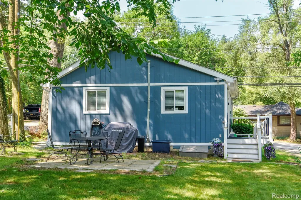 559 Heights Road Orion Charter Township MI 48362