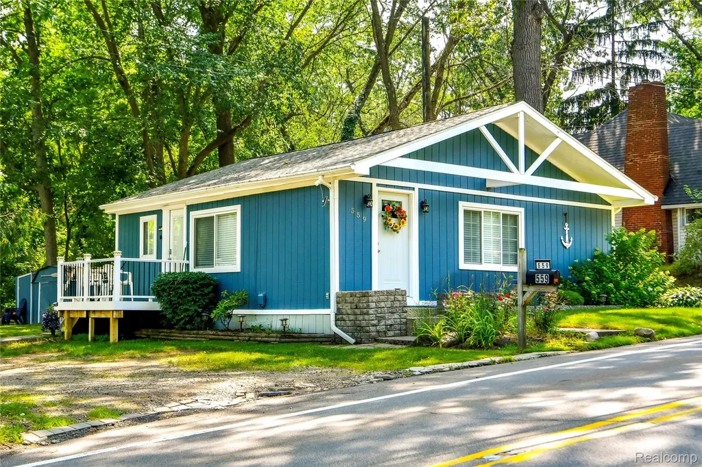 559 Heights Road Orion Charter Township MI 48362
