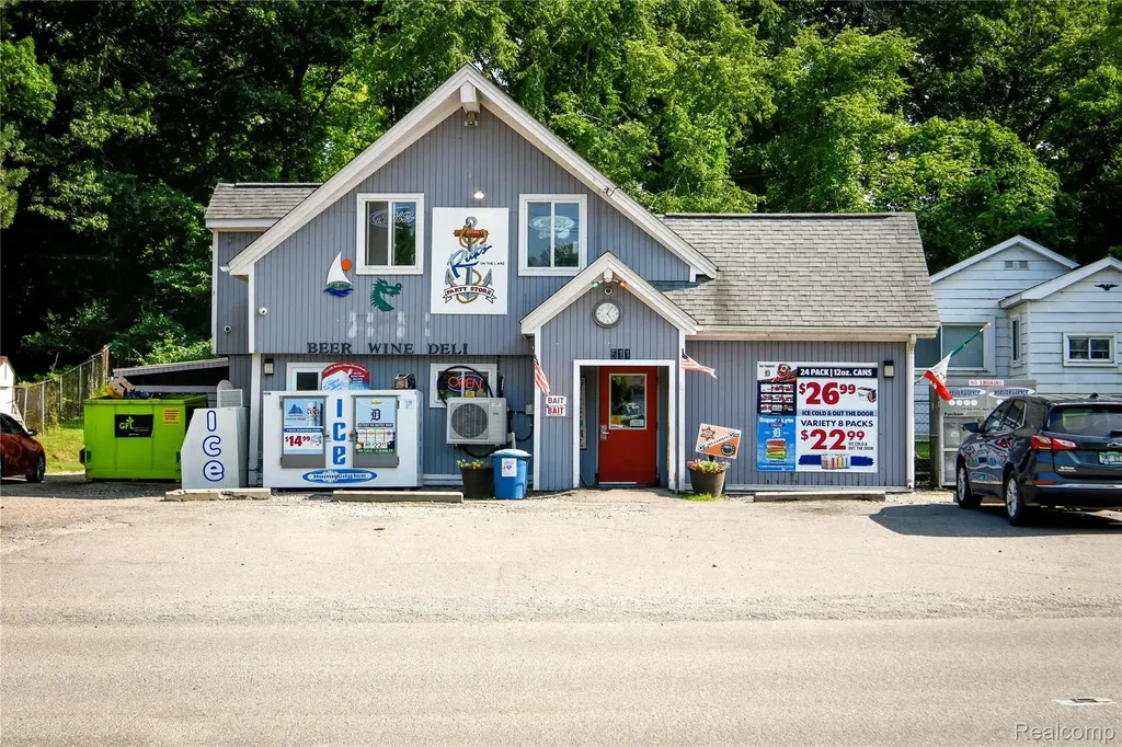 559 Heights Road Orion Charter Township MI 48362
