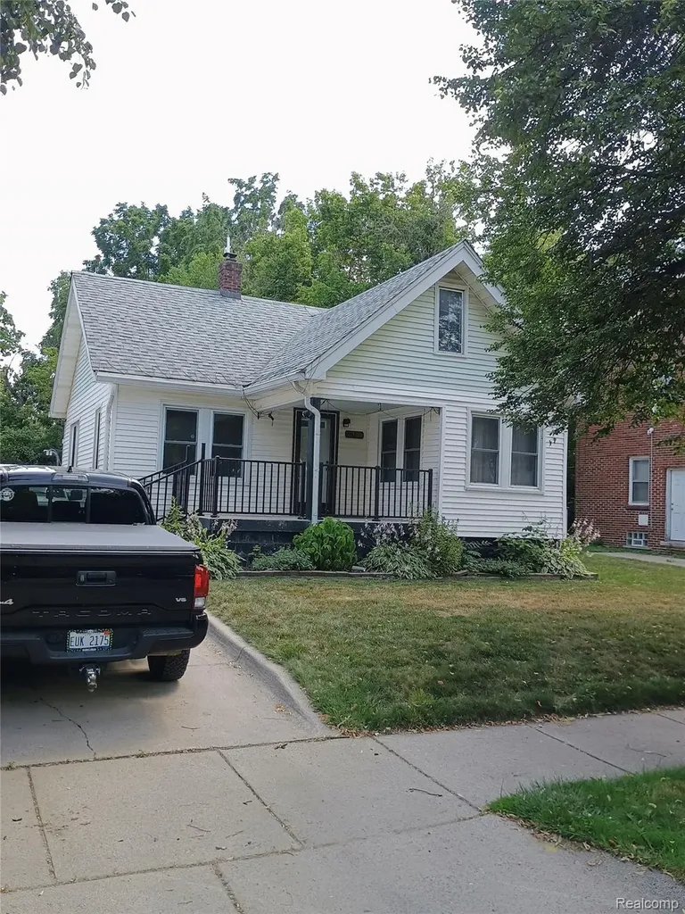 23 Spokane Drive Pontiac City MI 48341