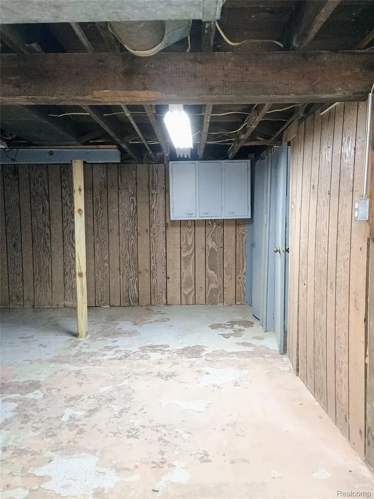 23 Spokane Drive Pontiac City MI 48341