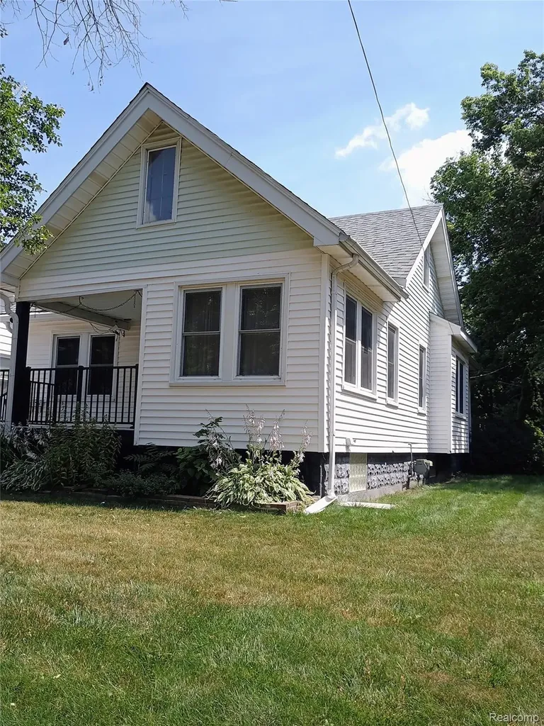 23 Spokane Drive Pontiac City MI 48341