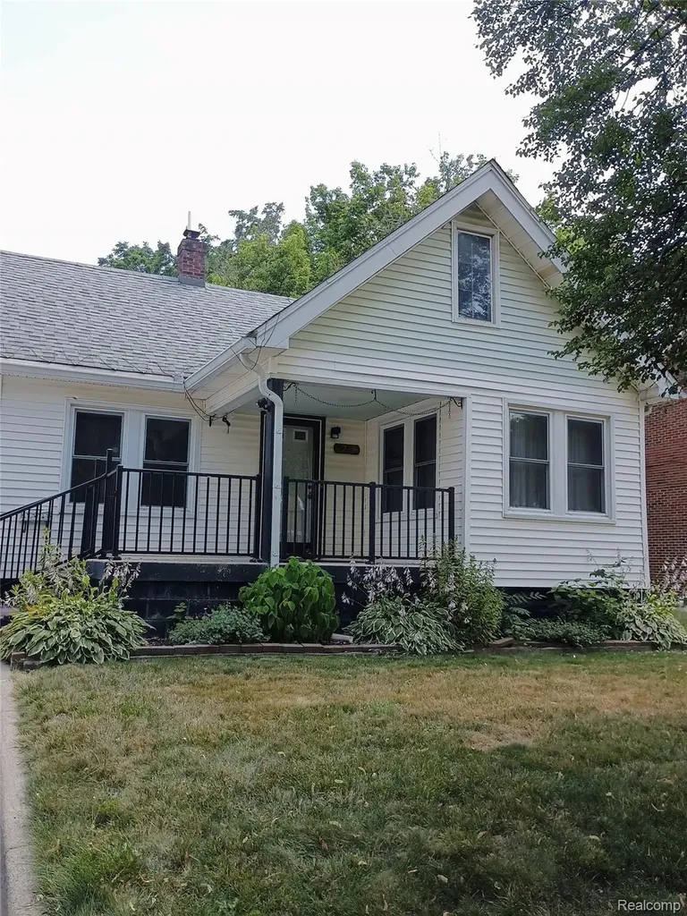 23 Spokane Drive Pontiac City MI 48341