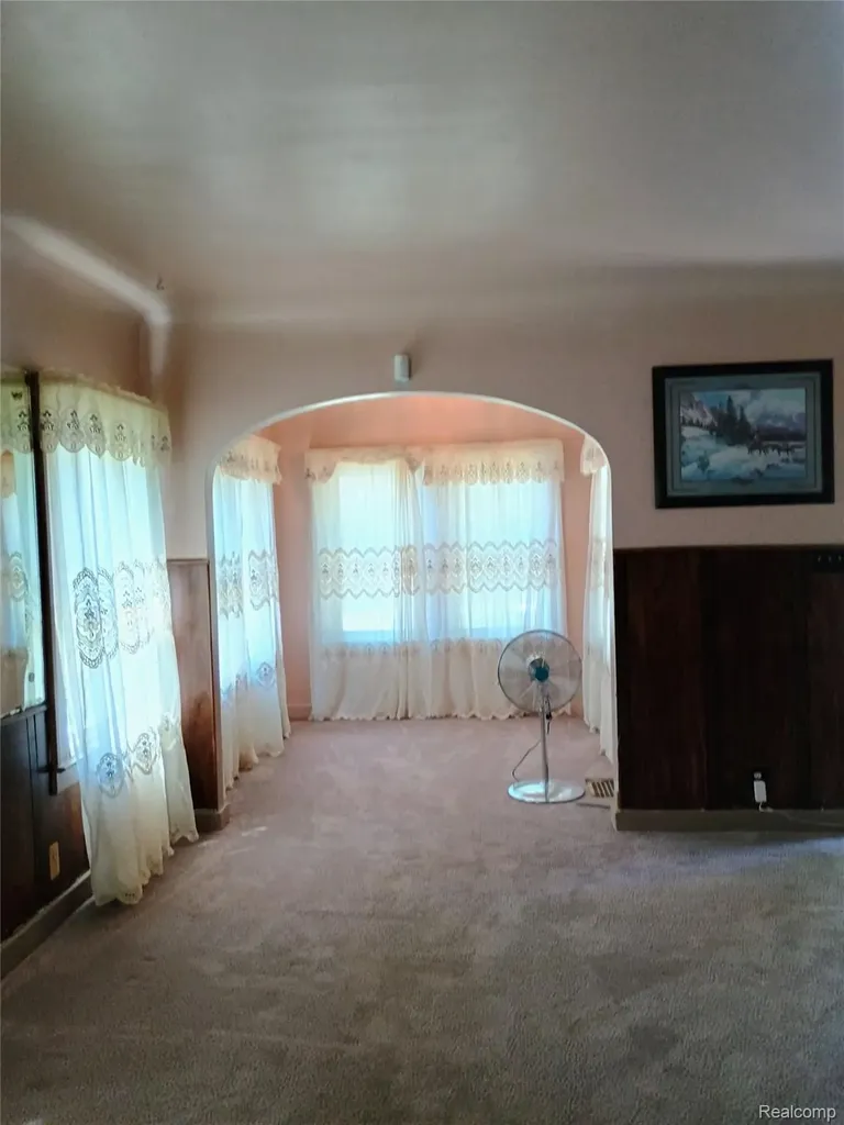 23 Spokane Drive Pontiac City MI 48341