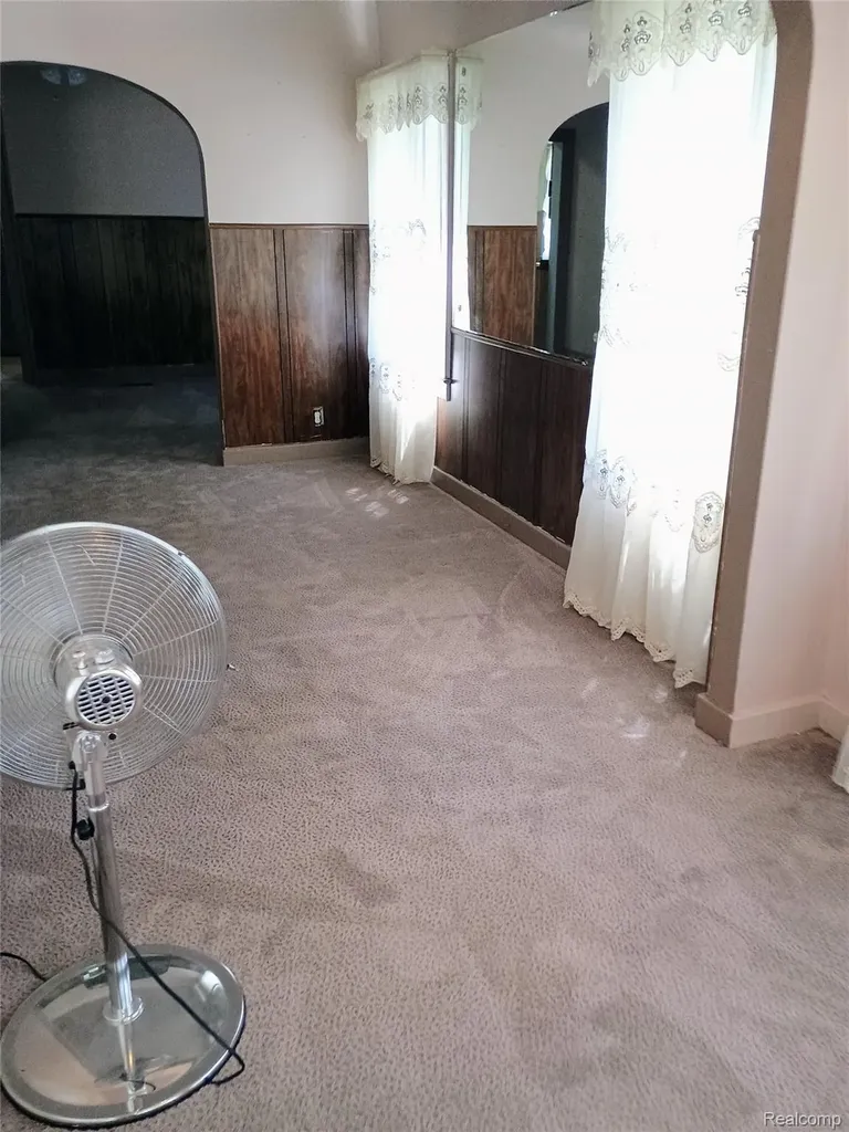 23 Spokane Drive Pontiac City MI 48341