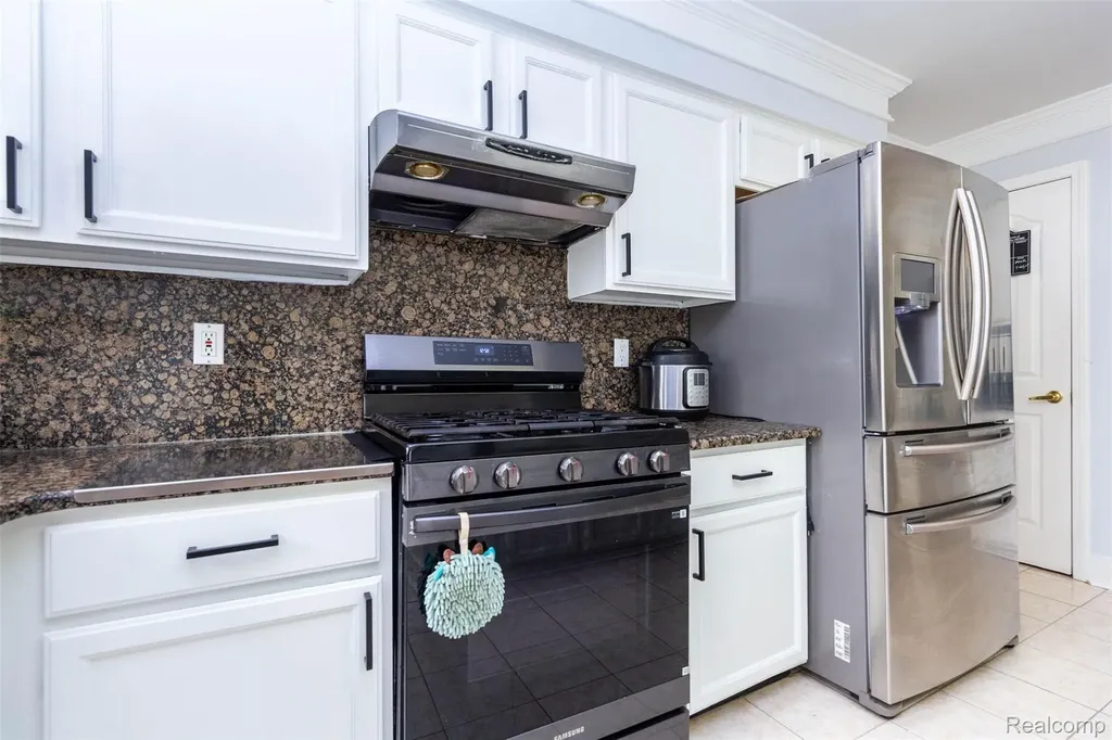 45520 Morningside Road Canton Charter Township MI 48187