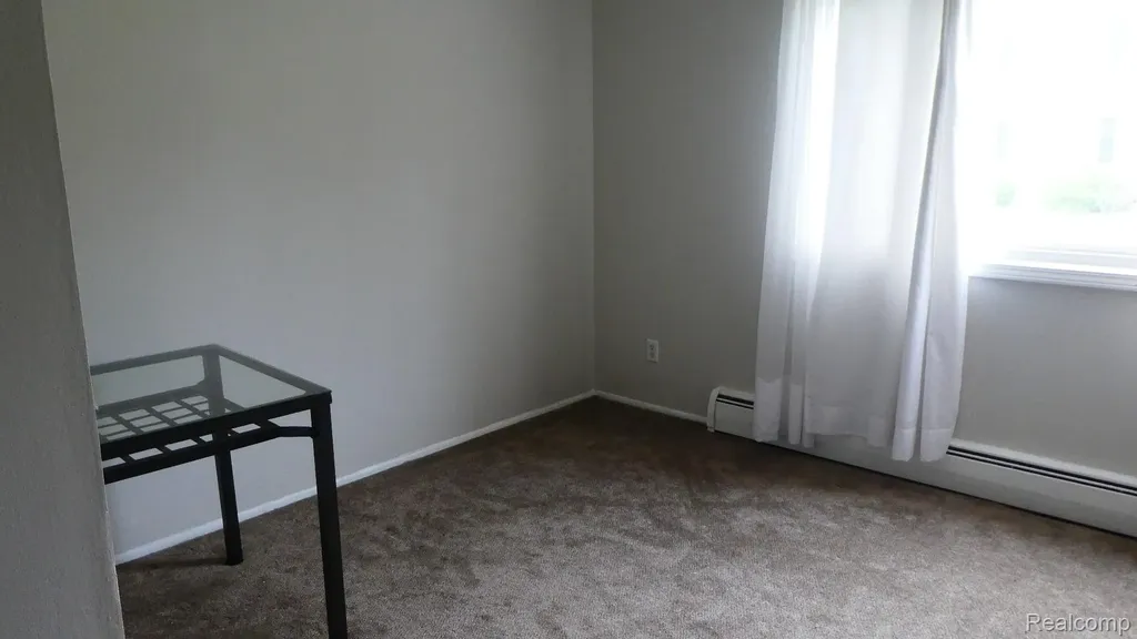 31831 Grand River Avenue Farmington City MI 48336