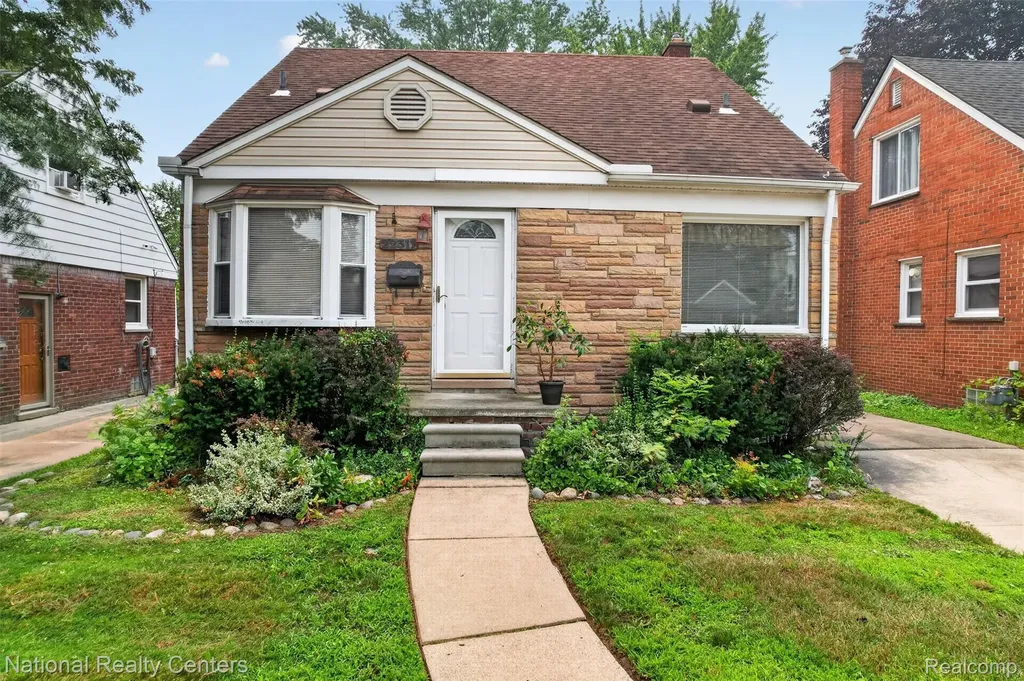 22311 Cleveland Dearborn City MI 48124